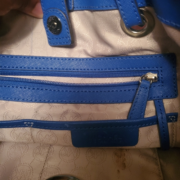 Purses - Picture 3 of 4